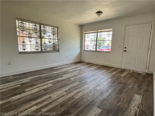 Building Photo - 508 W Hal McRae Blvd