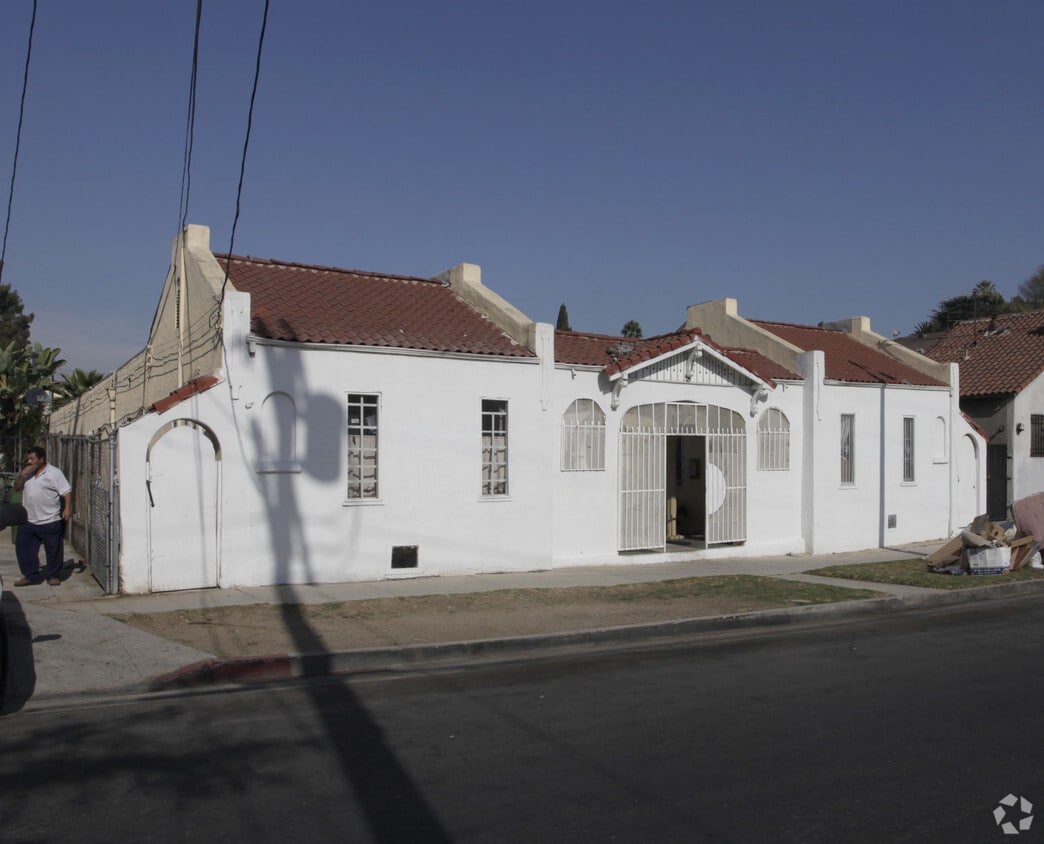 Primary Photo - 4225-4229 1/2 Lockwood Ave
