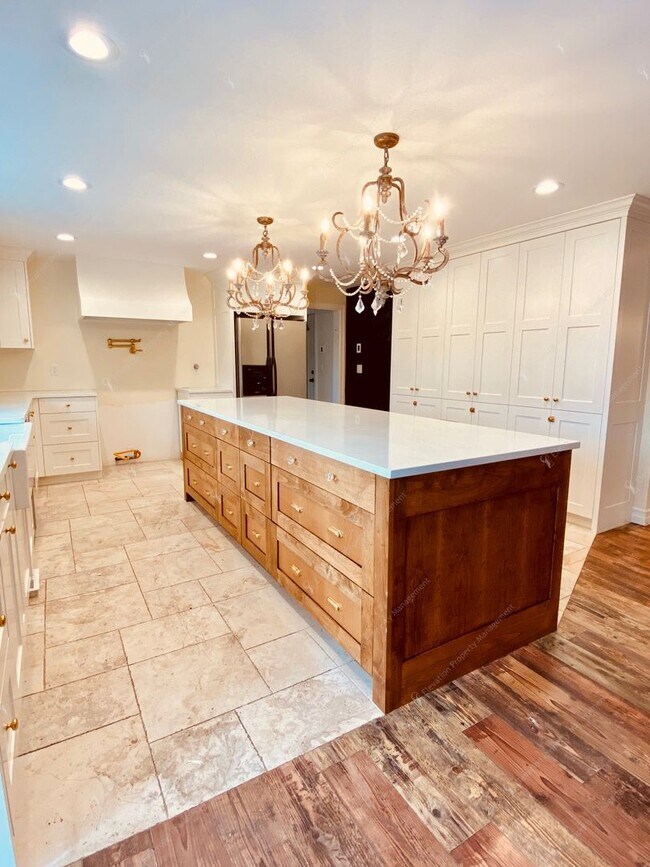 Building Photo - COMING SOON! Ranch Style Southwest Bend 3 ...