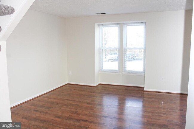 Foto del edificio - 7479 Lone Star Rd