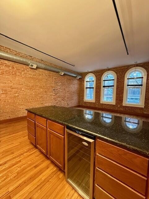 Foto del edificio - 303 S Main St