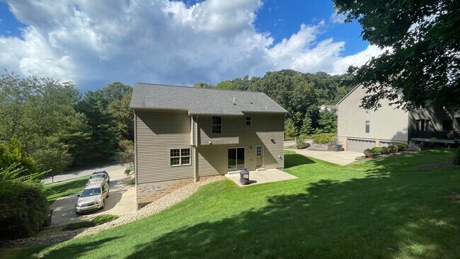 Foto del edificio - 1209 Country Oak Dr