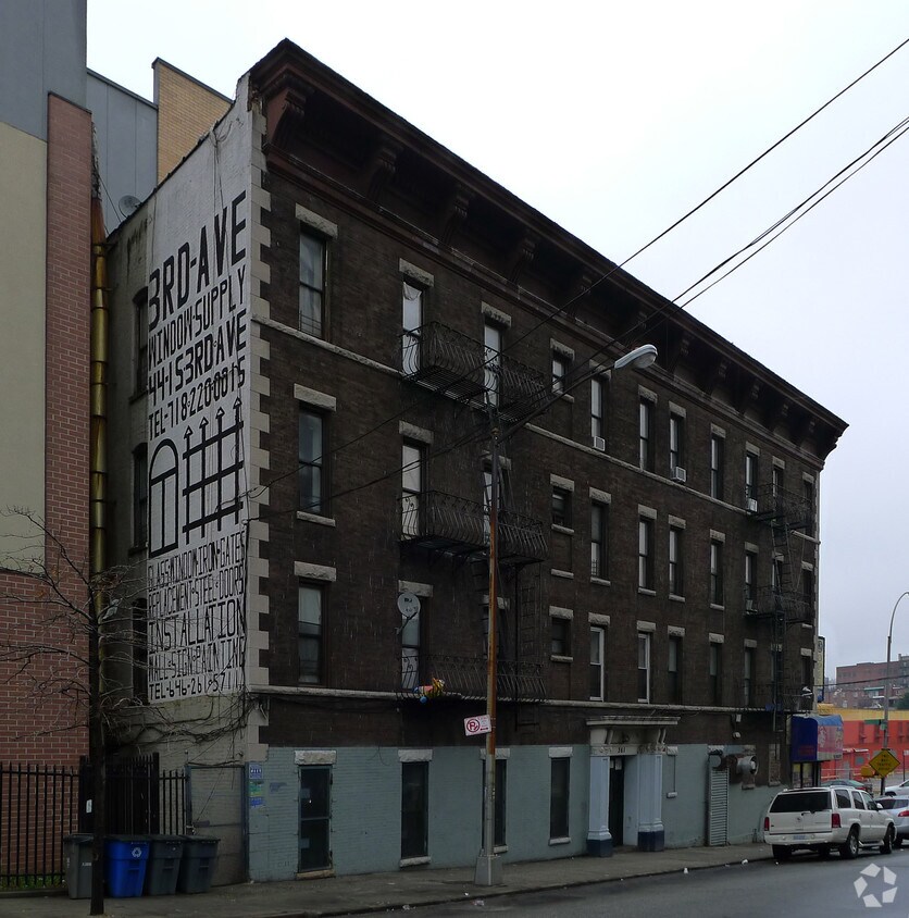 Foto del edificio - 361 E 178th St