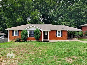 Building Photo - 726 Pineridge Rd