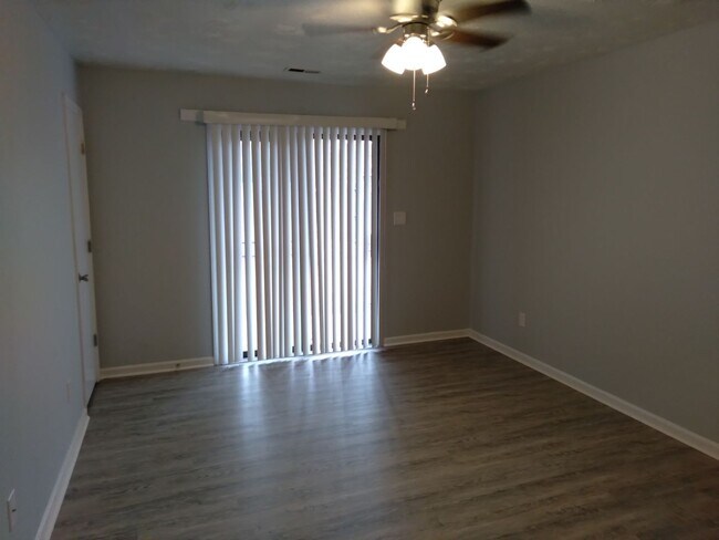 Building Photo - 27 Mustang Court Apt A - Downstairs-