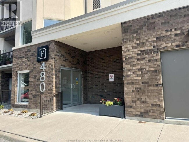 Photo du bâtiment - 480 Fairview Blvd