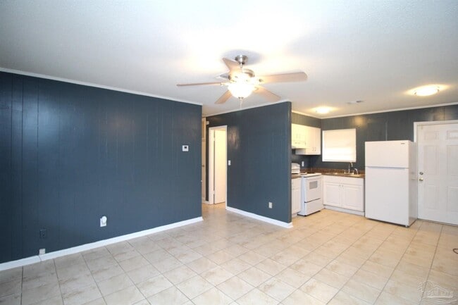 Building Photo - 6618 Applegate St