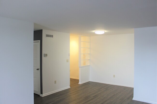 Foto del edificio - 130 Slade Ave