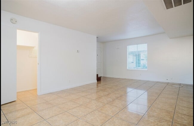 Building Photo - 6019 Vegas Dr