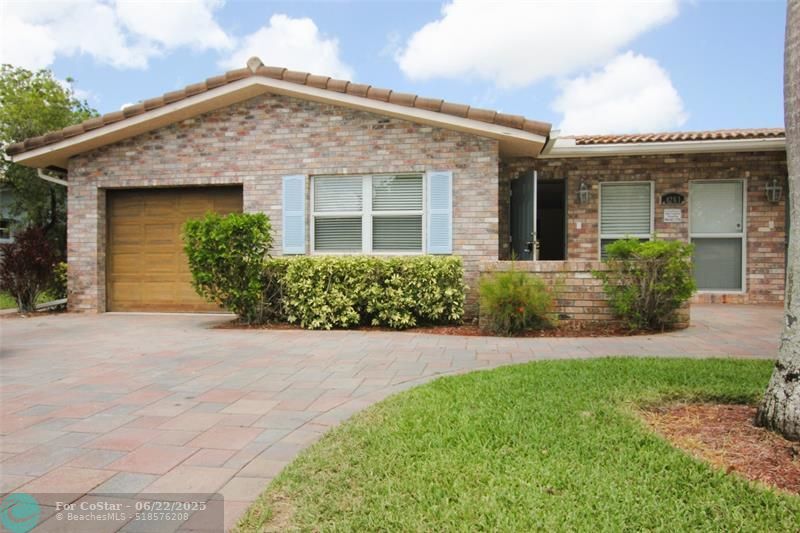 Primary Photo - 4261 NW 110th Ave