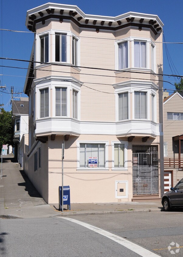 Building Photo - 1201-1205 Rhode Island St