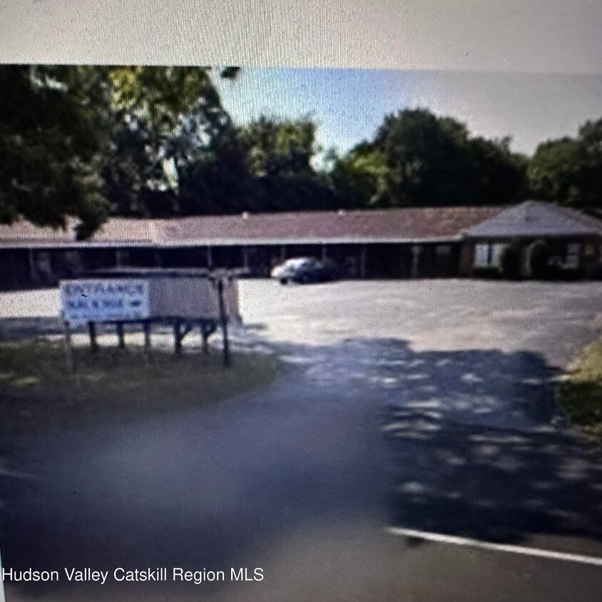 Primary Photo - 125 S Ohioville Rd