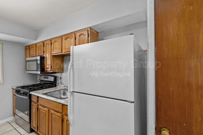 Foto del edificio - 405 Cameron Rd