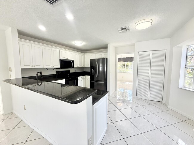 Building Photo - 10579 Pebble Cove Ln