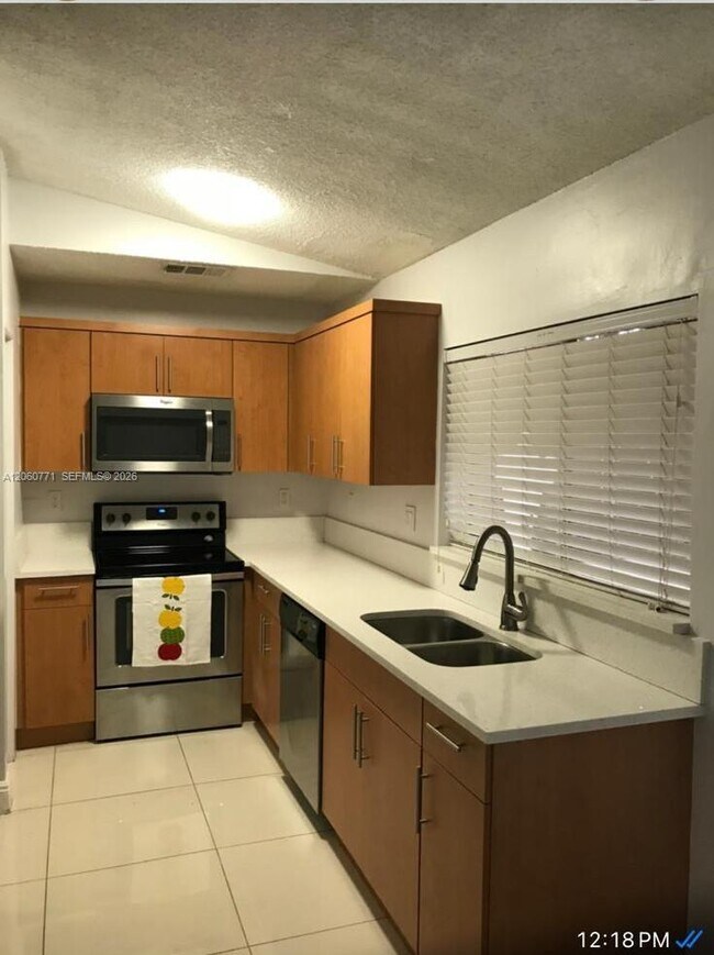 Foto del edificio - 6704 SW 147th Ct