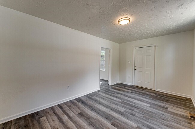 Building Photo - Adorable 2-Bedroom in St. Elmo for Rent!