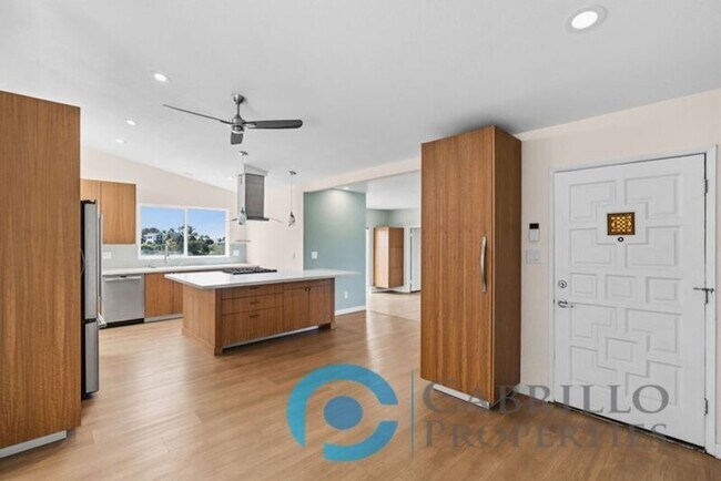 Foto del edificio - 4533 Mt Lindsey Pl