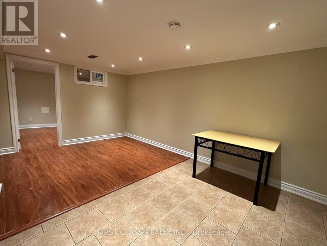 Building Photo - 53 Aberfeldy Crescent