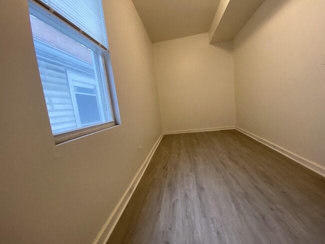 Building Photo - 4450 S Wood St