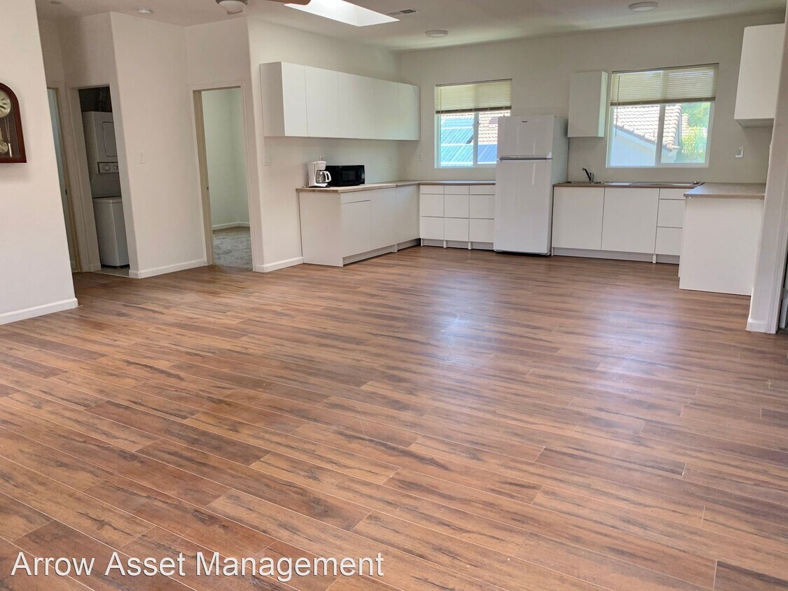 Building Photo - 1839 Meadowlark Ranch Rd