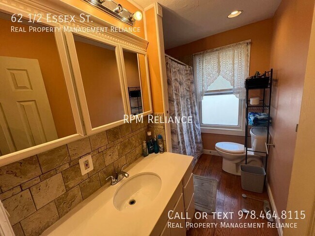 Building Photo - Spacious 4-Bedroom Home Condo in Prime Bev...