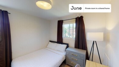 Building Photo - Room in Shared 4 bed/2.5 bath home