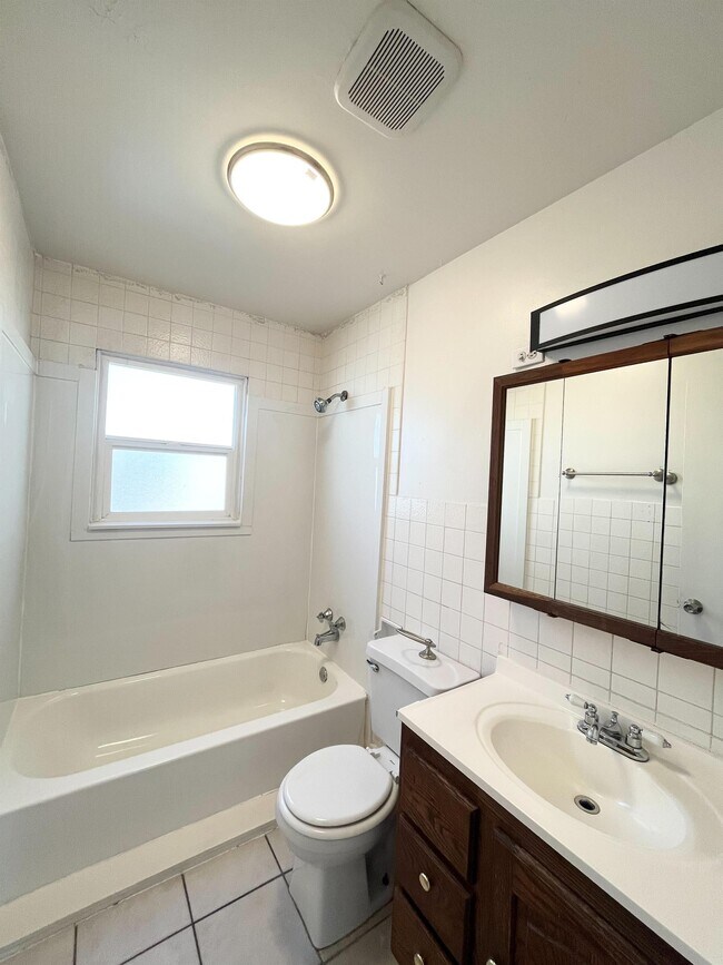 Building Photo - 146 Cornell Dr