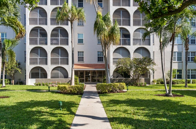 Building Photo - 250 NE 20th St