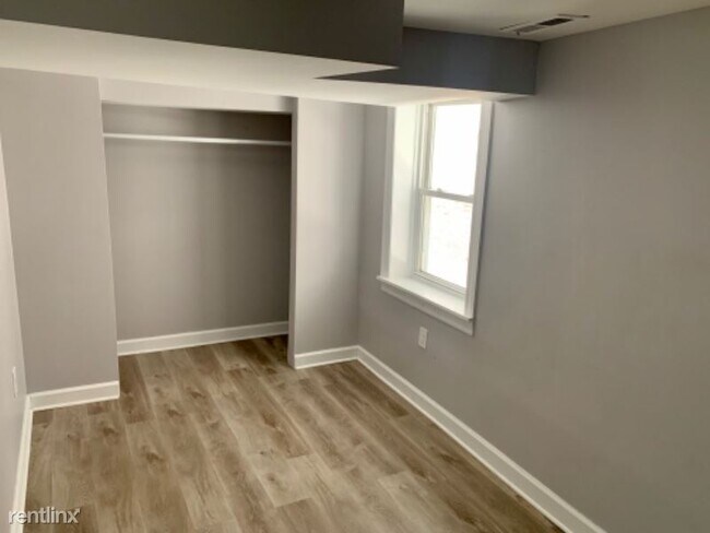 Foto del edificio - 2134 W 24th St