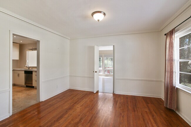 Building Photo - Price Improvement!!!! CLOSE TO SPELMAN, CL...