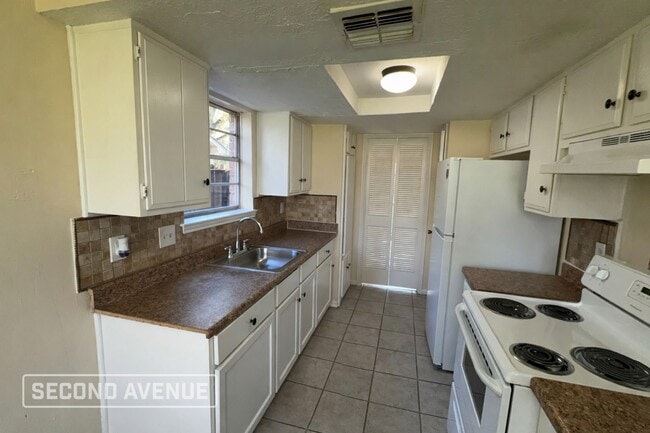 Foto del edificio - 7023 Foxhurst Ln