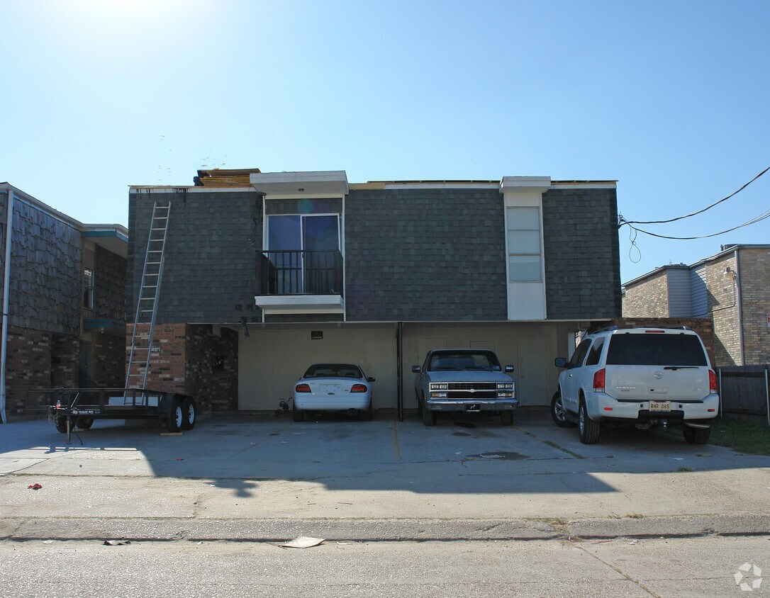 Primary Photo - 2408 Pasadena Ave