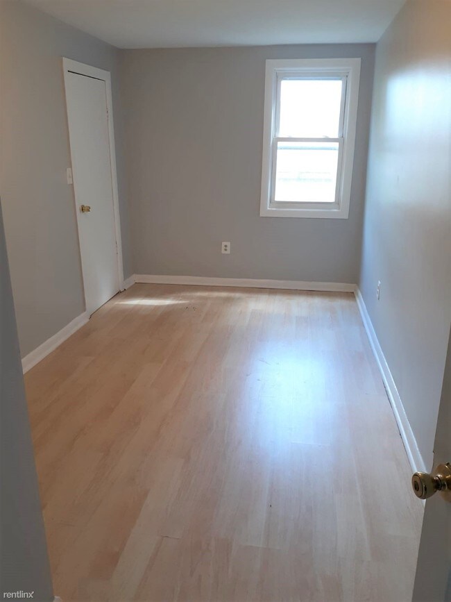 Building Photo - 3 br, 1 bath  - 48 19th Ave