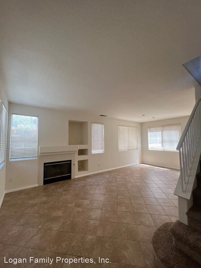 Building Photo - 3 br, 3 bath House - 10957 Caminito Arcada