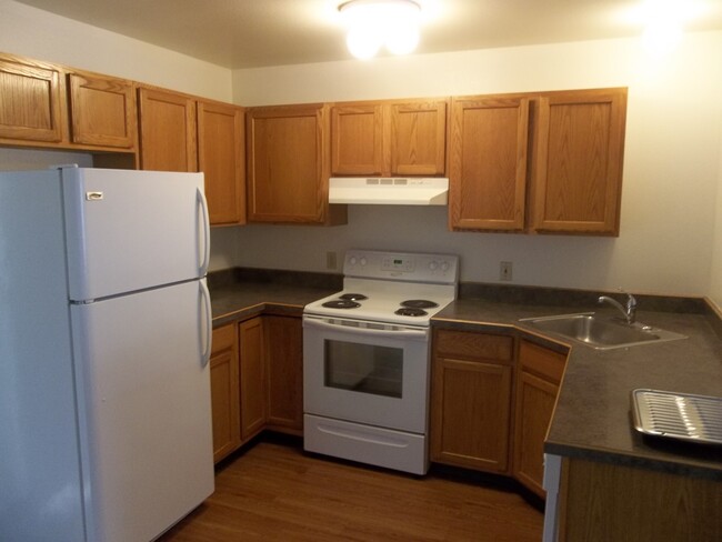 Building Photo - 900 Appian Way