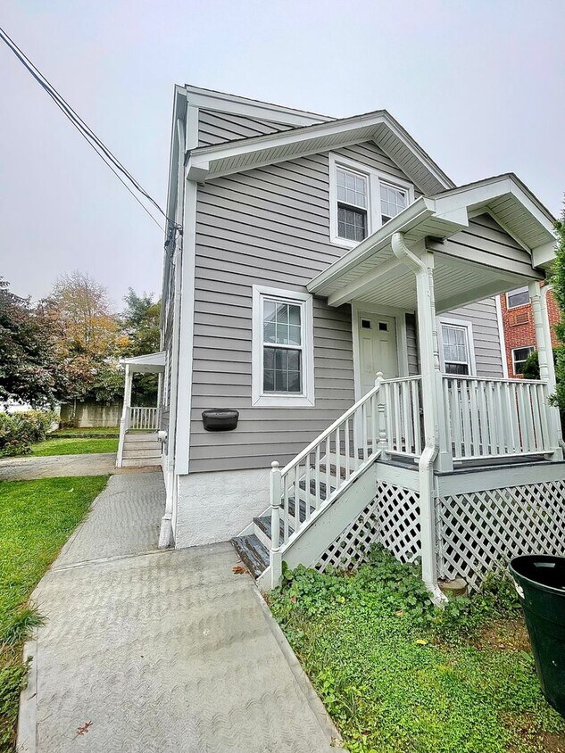 Foto principal - 615 Hall St