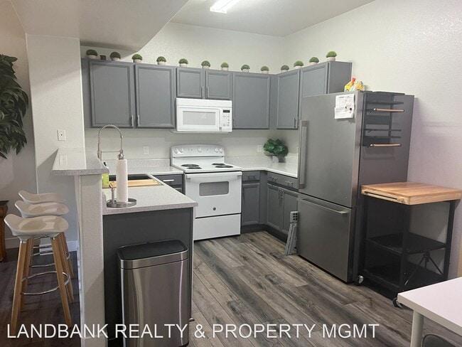 Building Photo - 1 br, 1 bath House - 2030 Rancho Lake Driv...