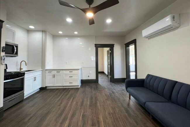 Foto del edificio - 345 N Van Ness Ave