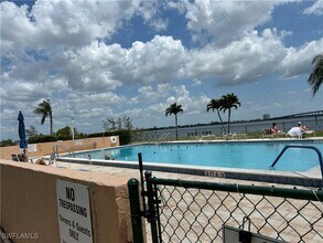 Building Photo - 4260 SE 20th Pl