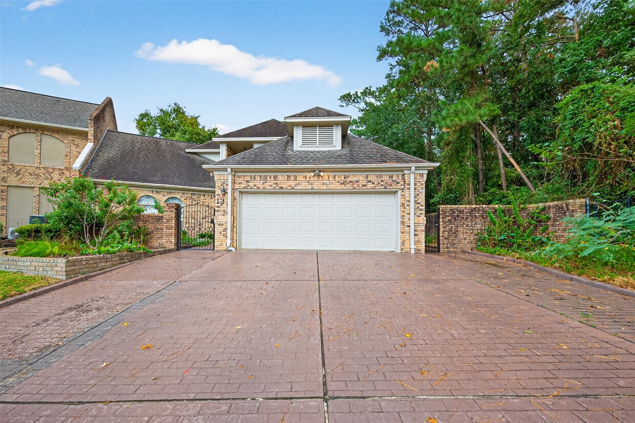 Foto principal - 901 Longmire Rd