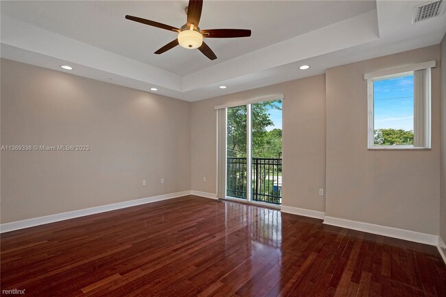 Foto del edificio - 3 br, 3.5 bath Townhome - 3931 Coral Heigh...