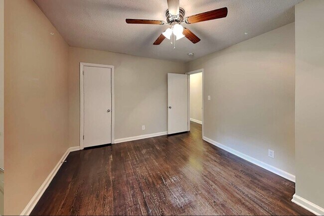 Foto del edificio - 2751 Flagstone Dr SE