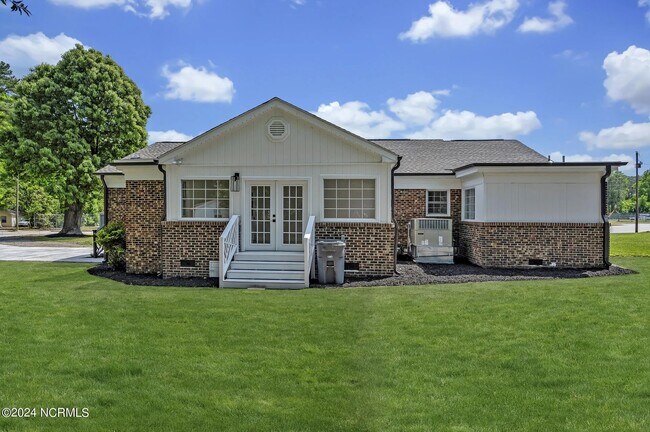 Foto del edificio - 204 S Harris St