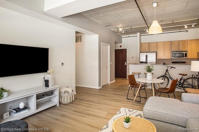 Building Photo - 3670 Woodward Ave