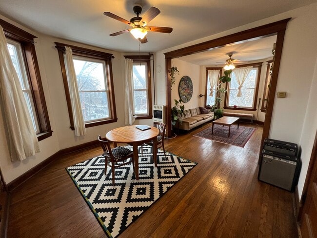 Building Photo - 2648 N Albany Ave