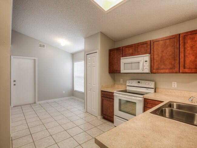Foto del edificio - 13628 Emeraldview Dr