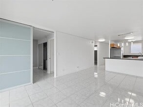 Building Photo - 14 Aulike St