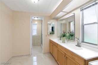 Building Photo - 95 Lemans Dr