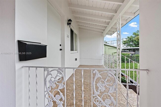 Building Photo - 1221 NW 34th Ave