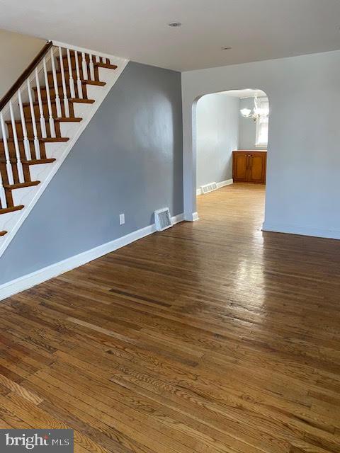 Foto del edificio - 7310 Woodbine Ave